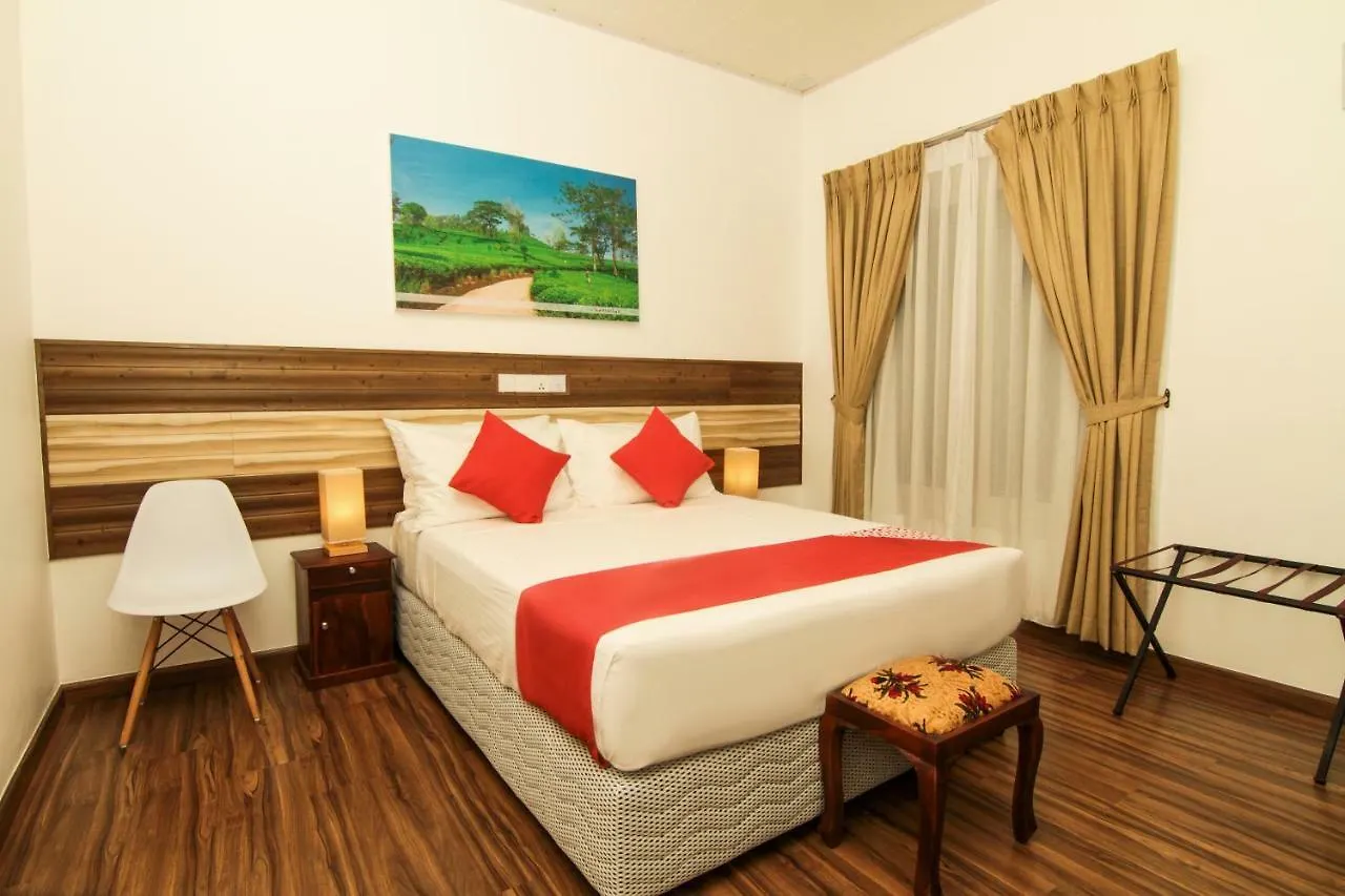 Clove Transit Hotel Kotugoda