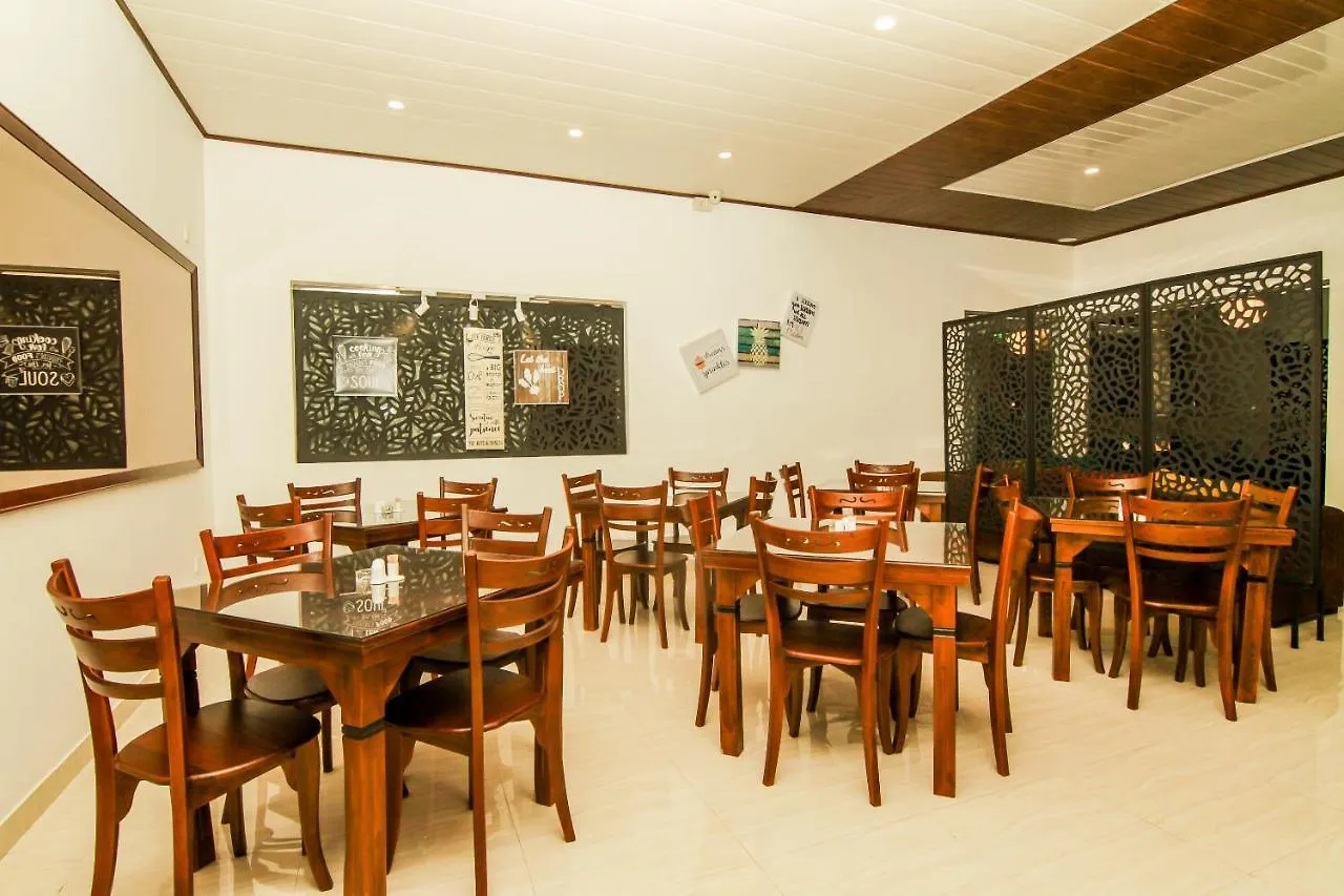Clove Transit Hotel Kotugoda
