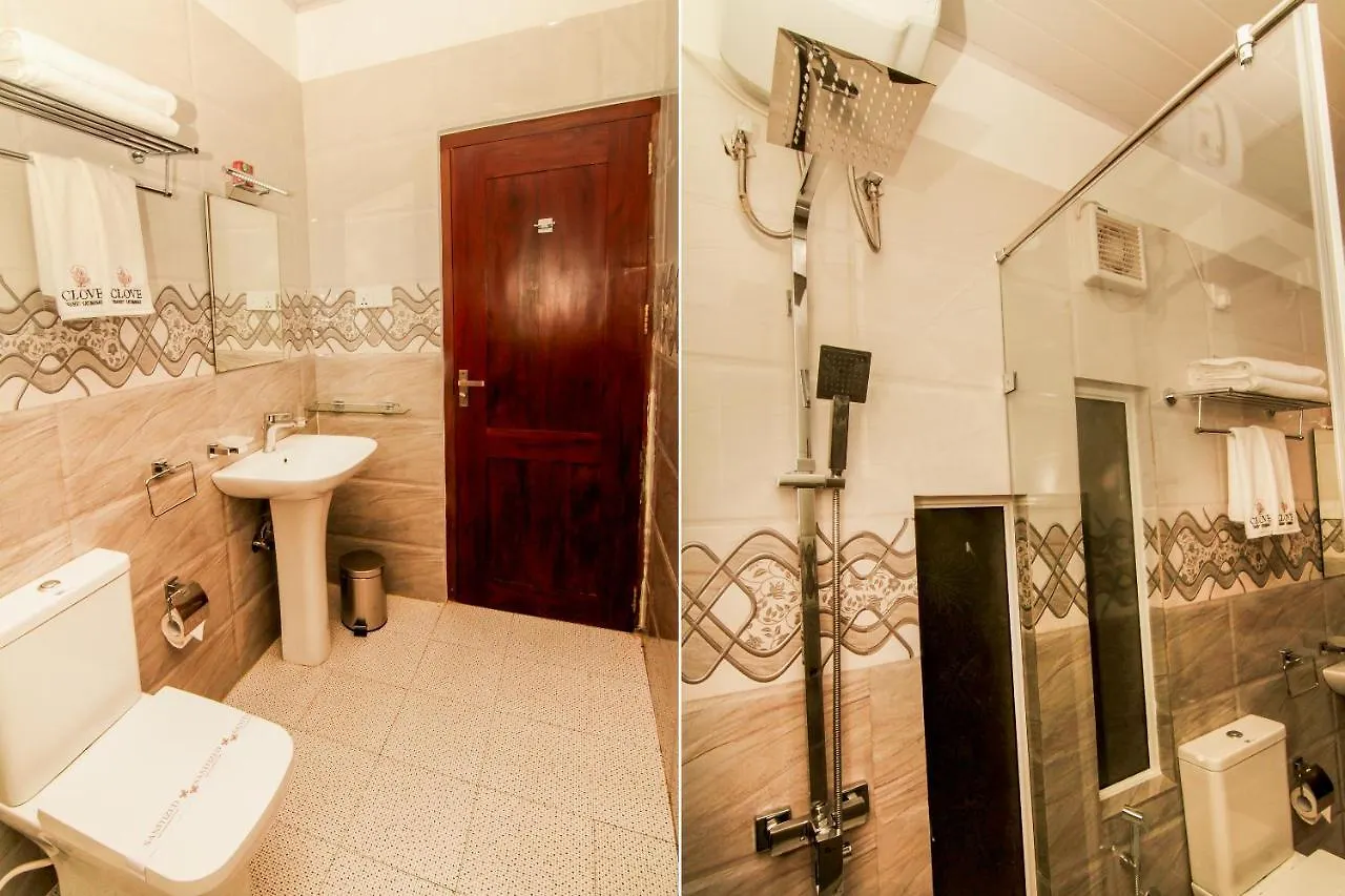 Clove Transit Hotel Kotugoda
